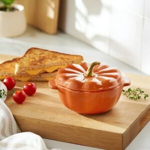 PIONEER Pumpkin-Style Orange Casserole Dish